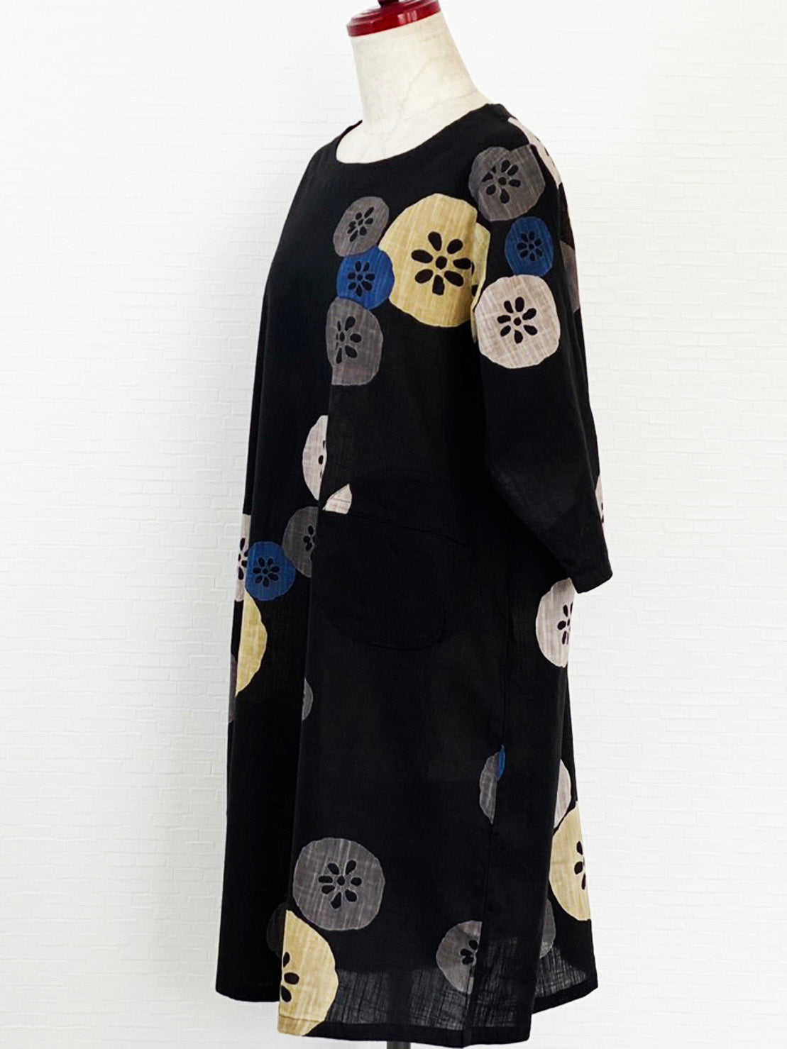 Circle Pocket Tunic - Lotus Print - Black