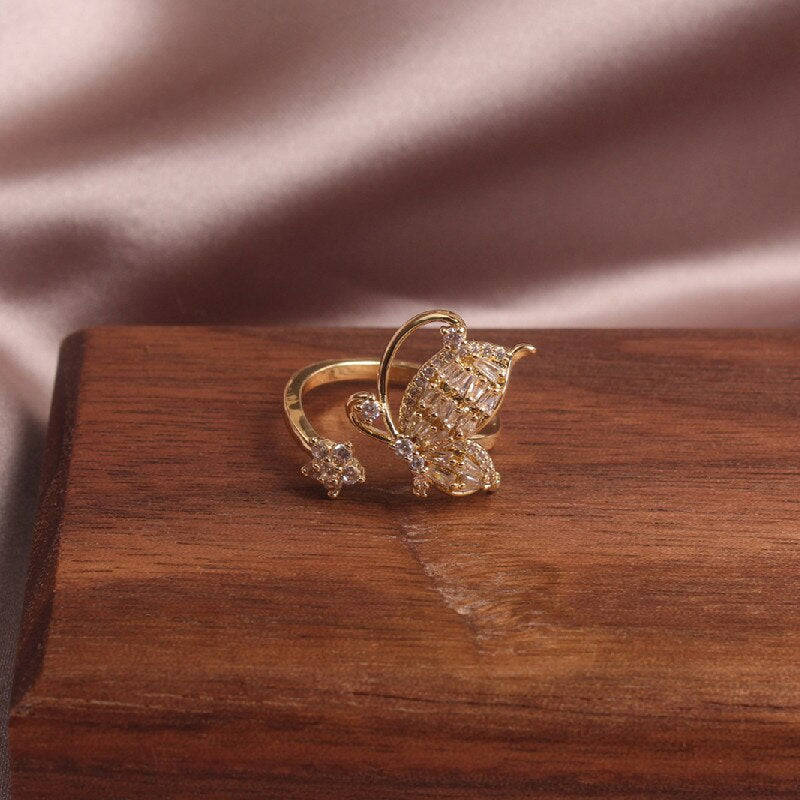 2022 Korean Design Butterfly Flower Women's Ring with Copper Inlaid Zircon