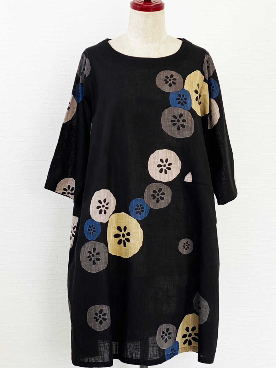 Circle Pocket Tunic - Lotus Print - Black