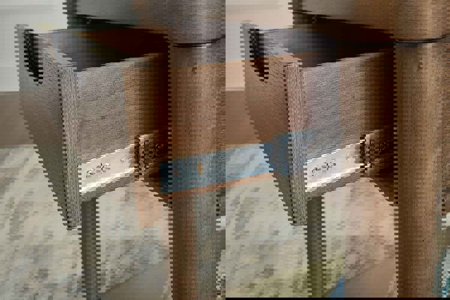 Roanhowe Brown Rectangular End Table - Modern Living Room Furniture