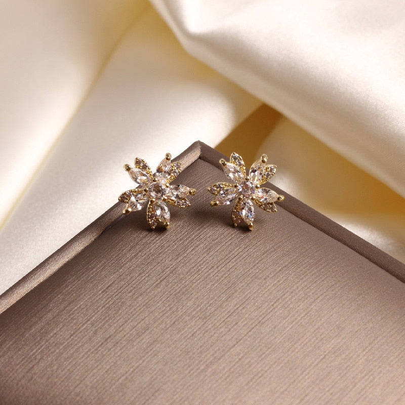 2022 Korea Exquisite Small Copper Inlay Zircon Flower Earrings for Women