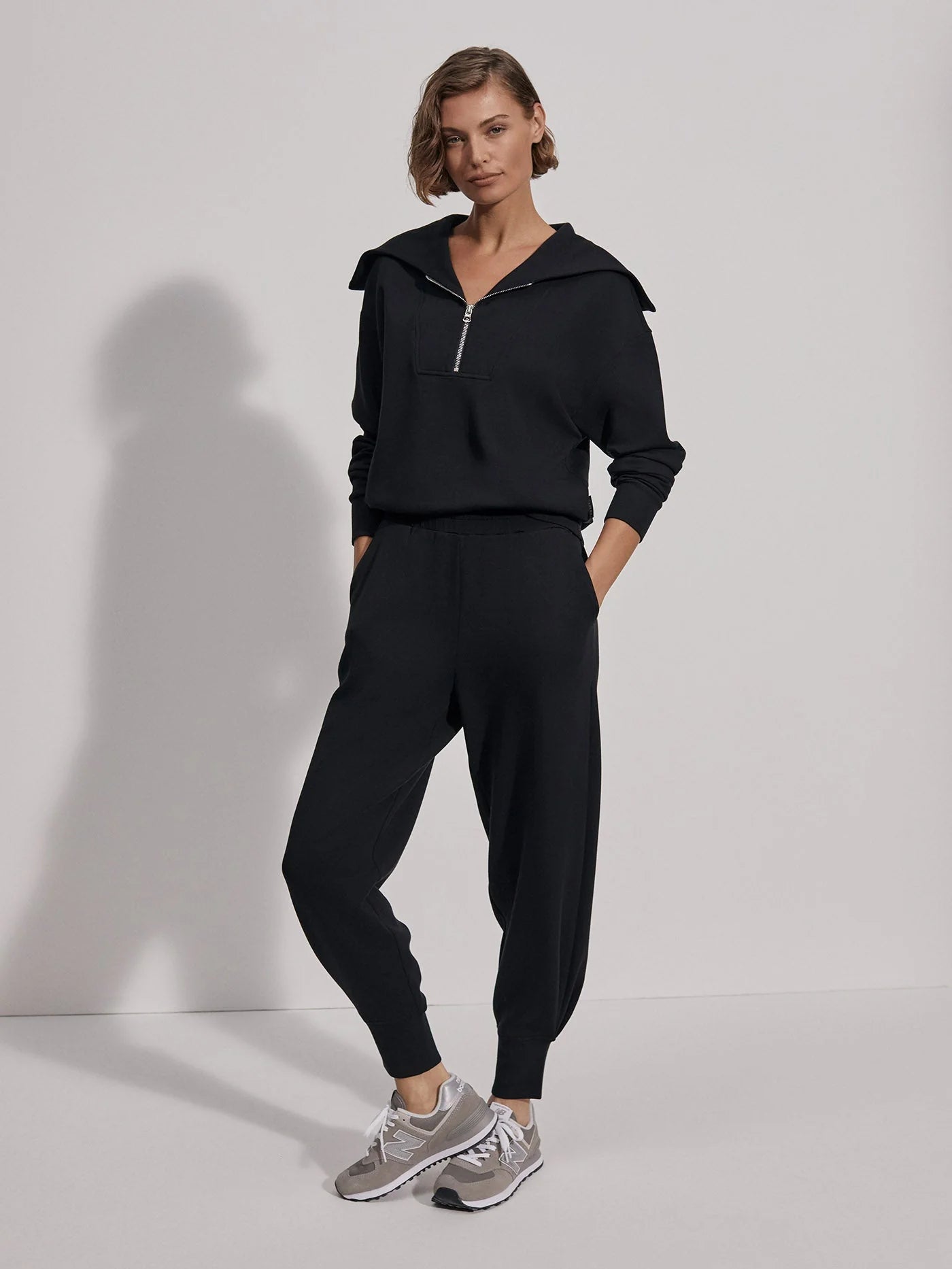 Relaxed Pant 27.5 in Black - Comfortable & Stylish