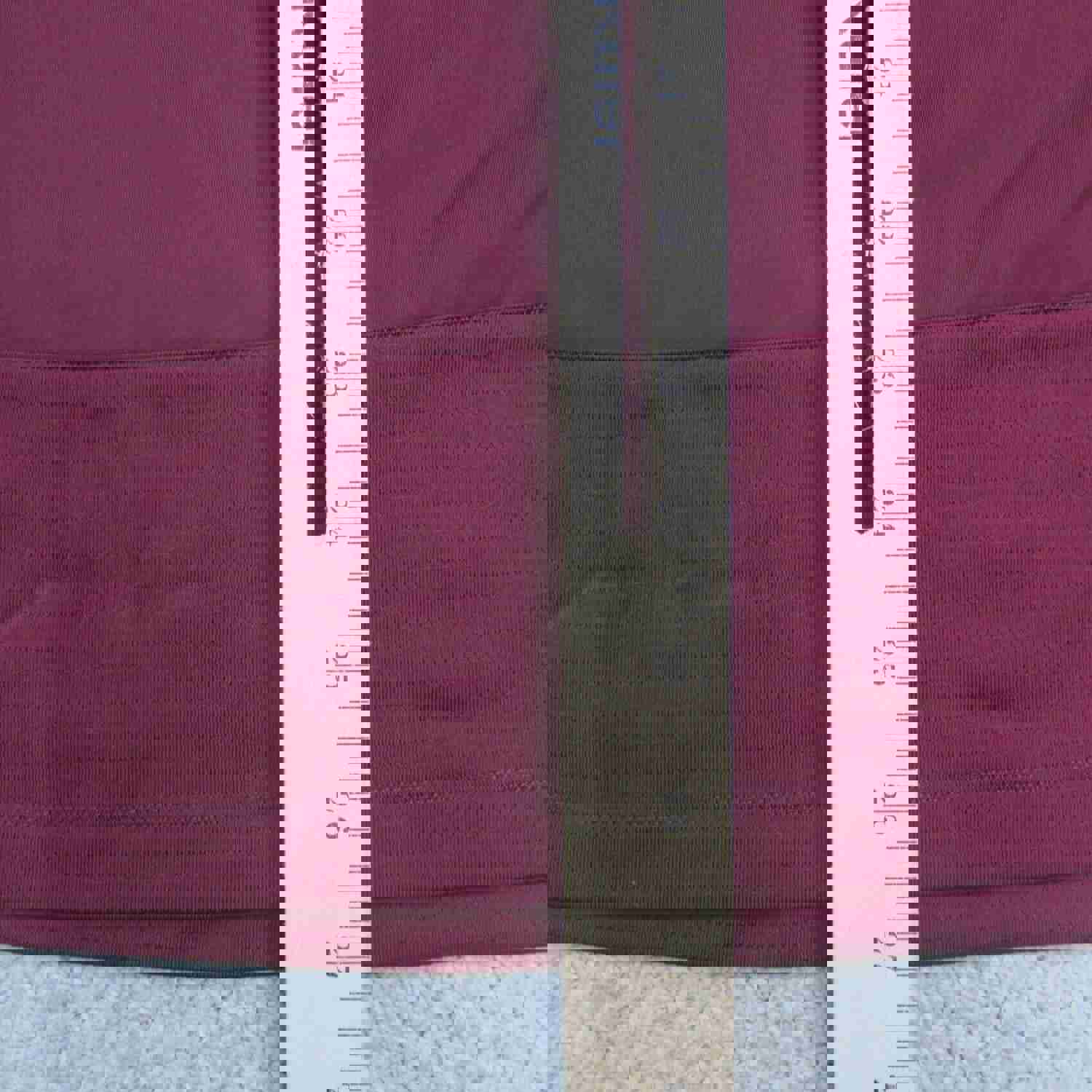 Under Armour Men's Large Red Short Sleeve V Neck Tee with Swoosh Logo