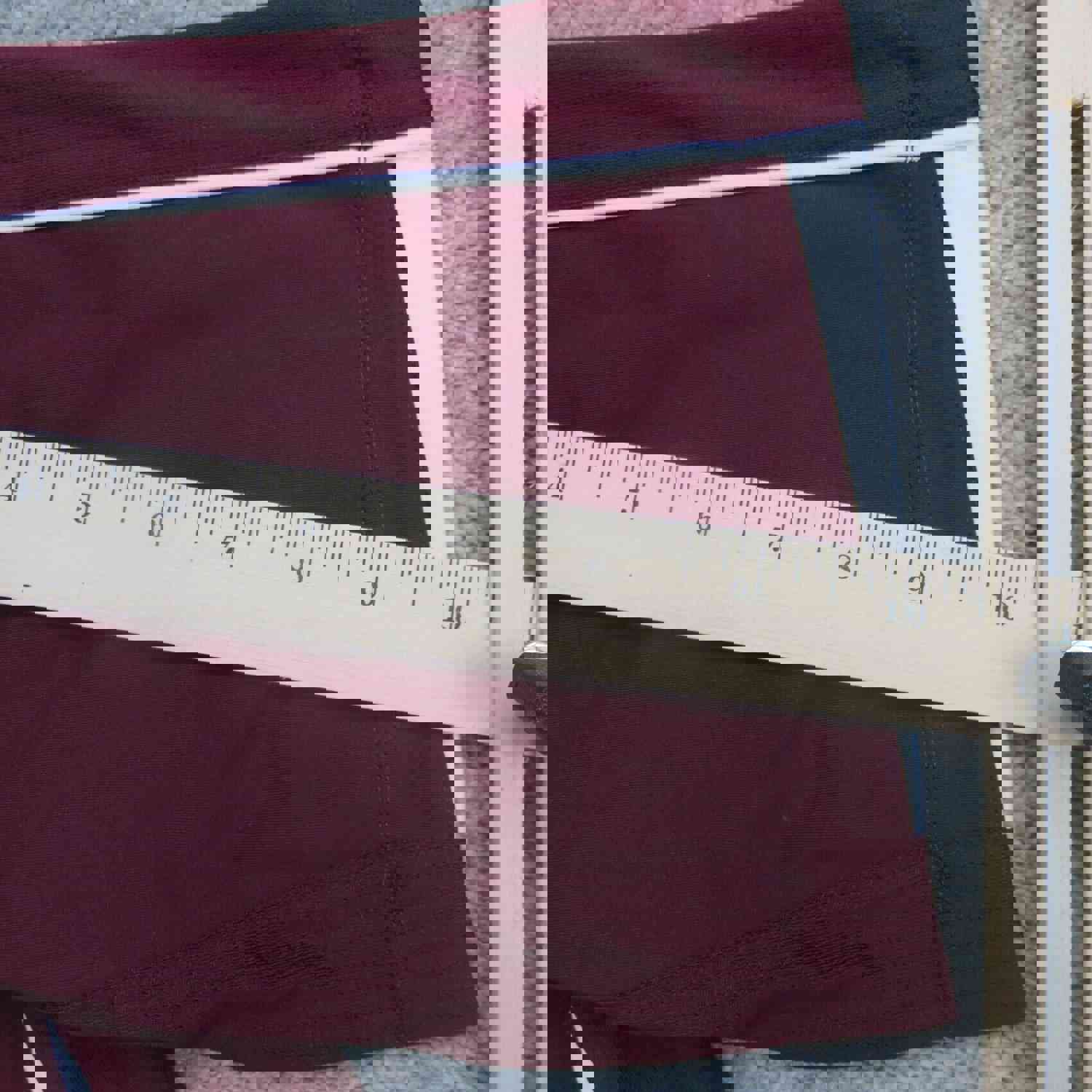 Under Armour Men's Large Red Short Sleeve V Neck Tee with Swoosh Logo