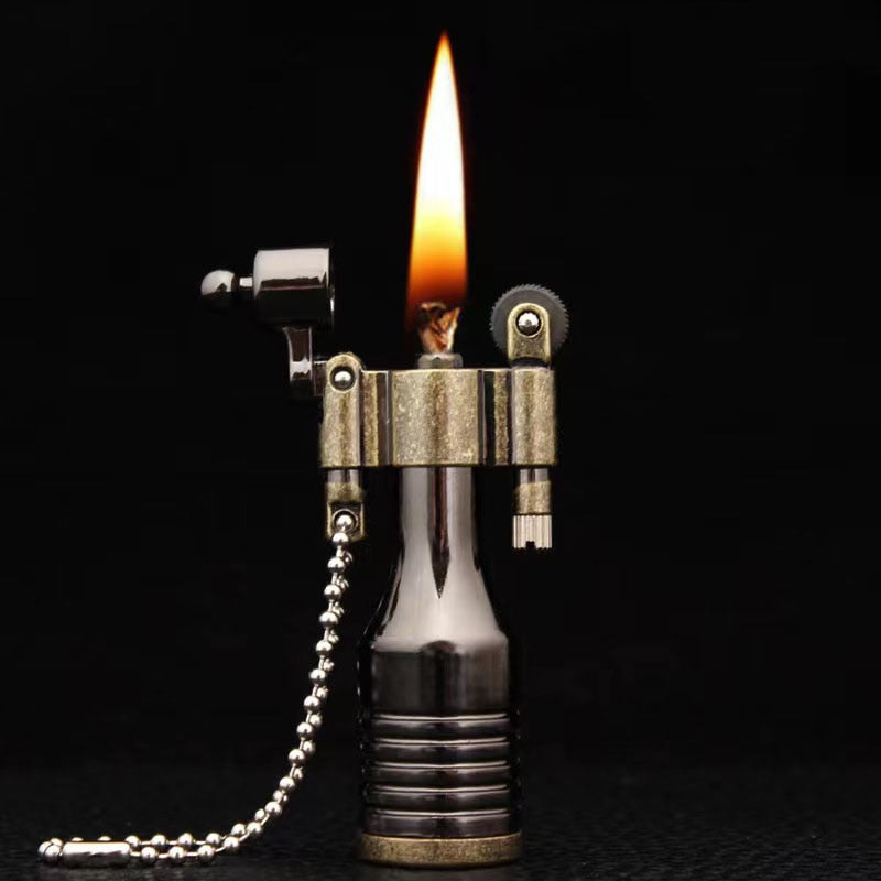 Retro Bullet Grinding Wheel Kerosene Lighter Metal Keychain for Cigar and Cigarette Smoking Accessories