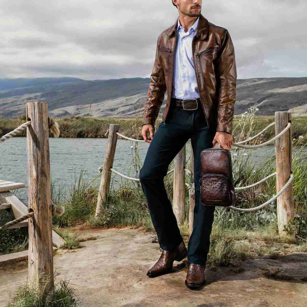 CUADRA Engraved Ostrich Leather Narrow Square Western Boot for Men