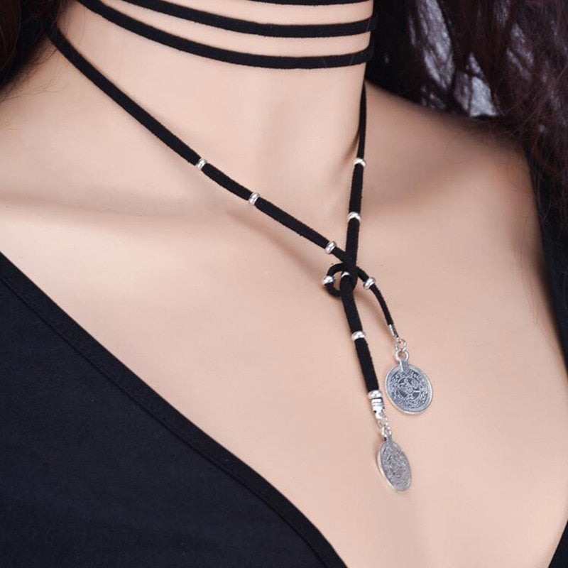 Black Adjustable Velvet Punk Choker Necklace with Round Pendant for Women