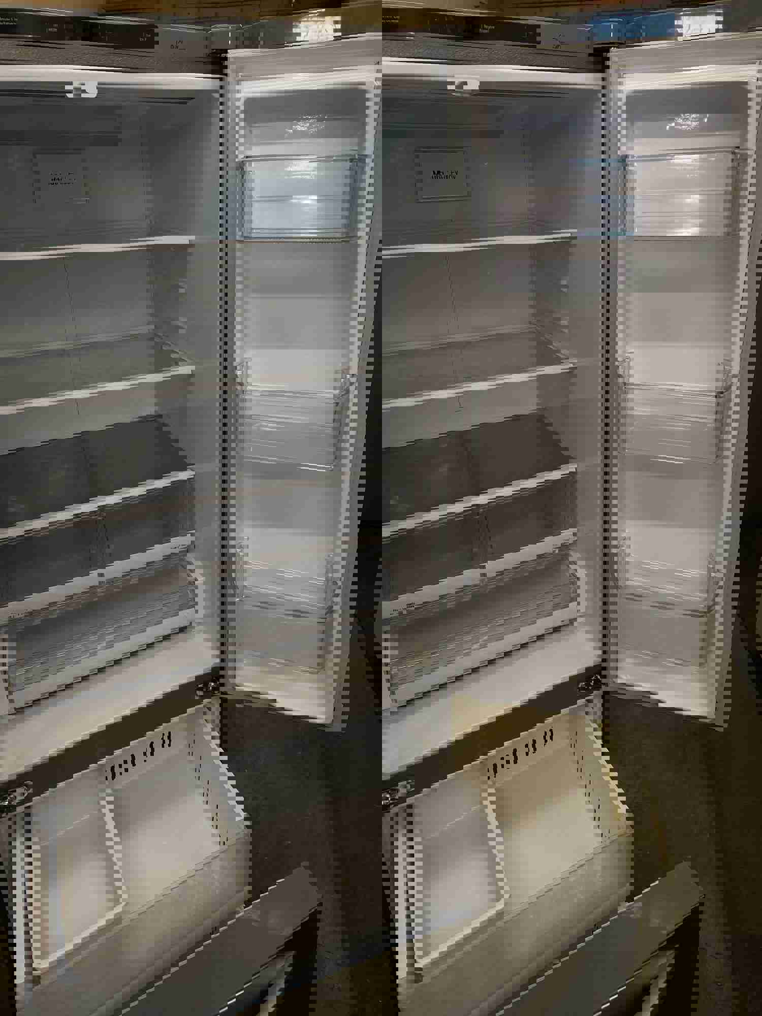 LG LRFCS25D3S 33 Inch 3-Door French Door Refrigerator with 25.1 Cu. Ft. Capacity