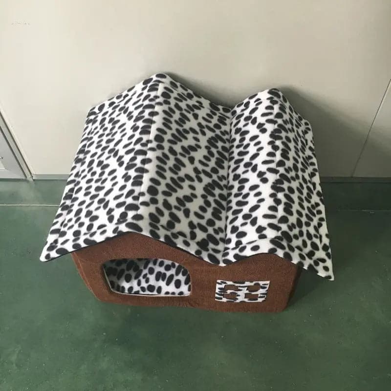 Winter Dog House with Double Roof for Large Breeds