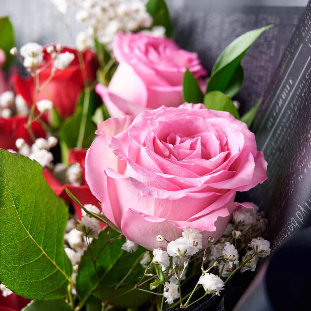 Valentine's Day 12 Stem Red & Pink Rose Bouquet With Box & Wine