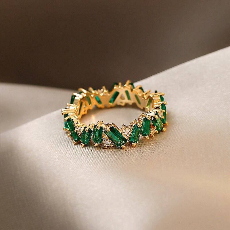 Korean Design Elegant Women's Brass Ring with Emerald Zircon