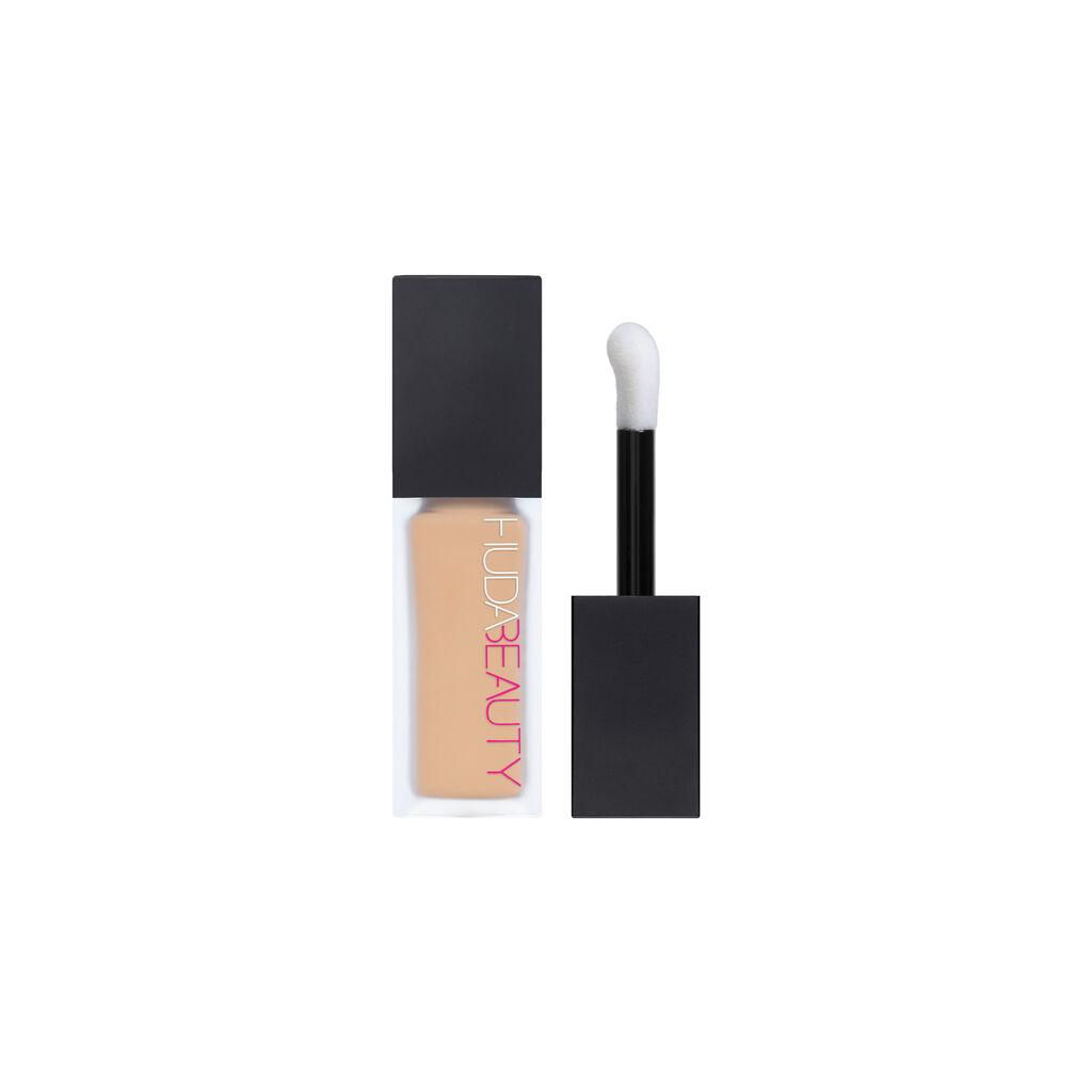 HUDA BEAUTY #FAUXFILTER LUMINOUS MATTE BUILDABLE COVERAGE CREASE PROOF CONCEALER (Graham Cracker)