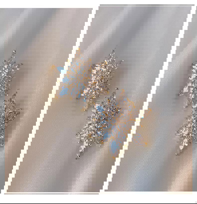 Elegant Zircon Snowflake Flower Ring - Adjustable Cocktail Accessory for Women