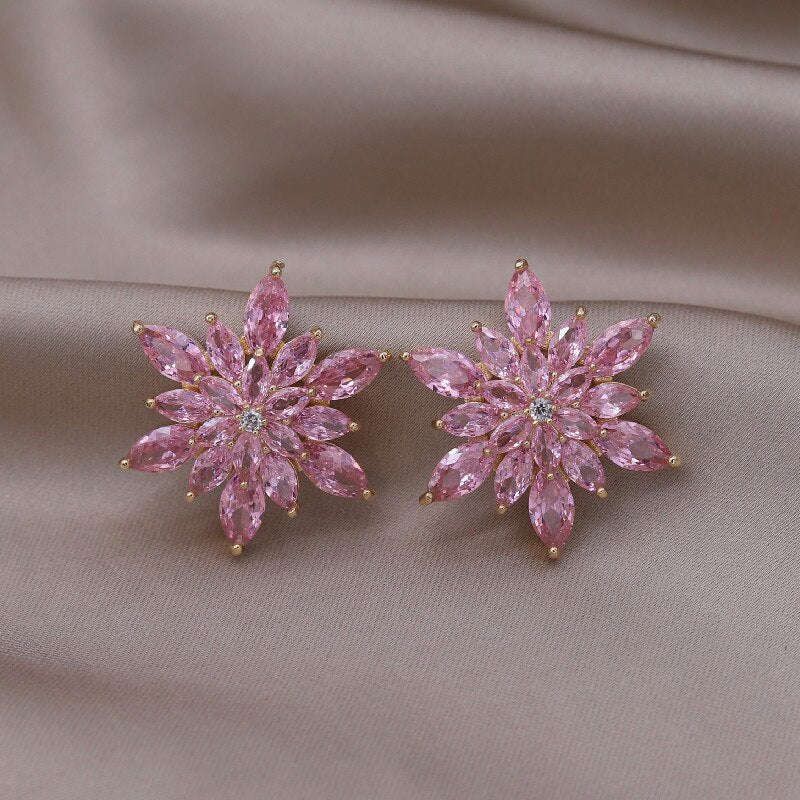 Elegant Zircon Snowflake Flower Ring - Adjustable Cocktail Accessory for Women