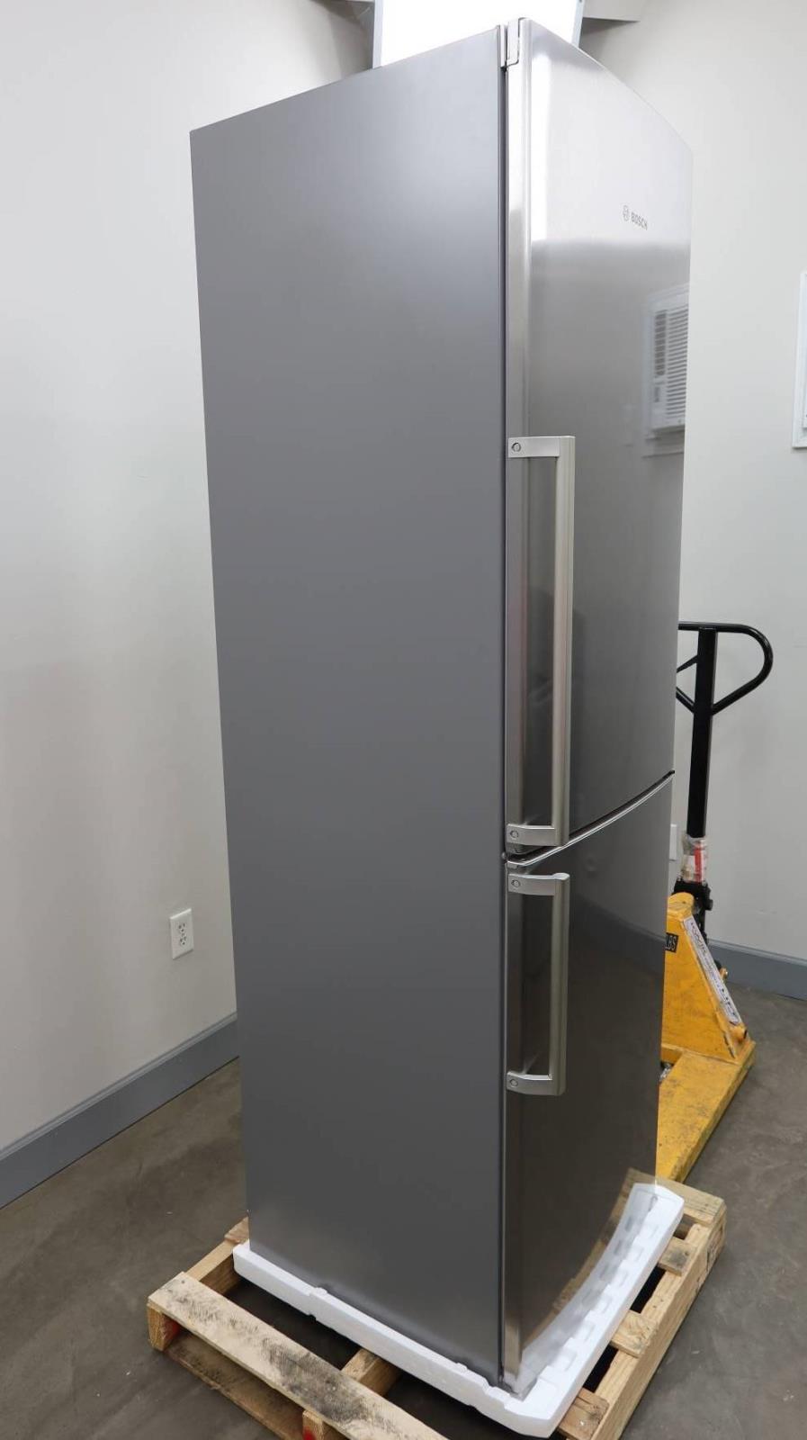 Bosch 800 Series 24 Inch Bottom Freezer Refrigerator with Ice Maker B11CB81SSS