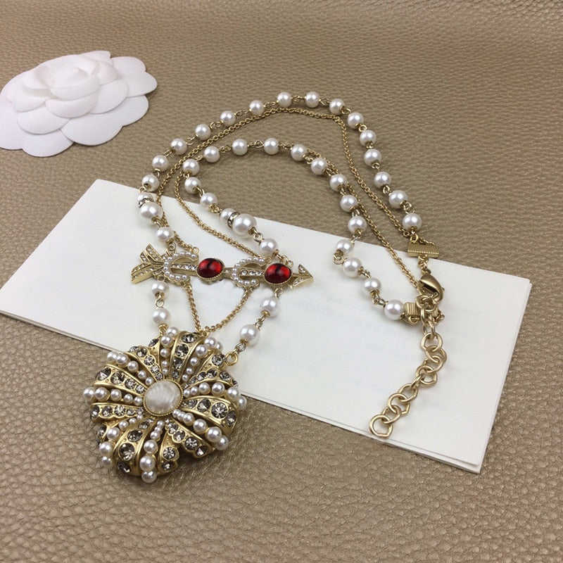2021 Vintage Pearls Chain Big Flower Pendants Red Crystal Necklace for Women