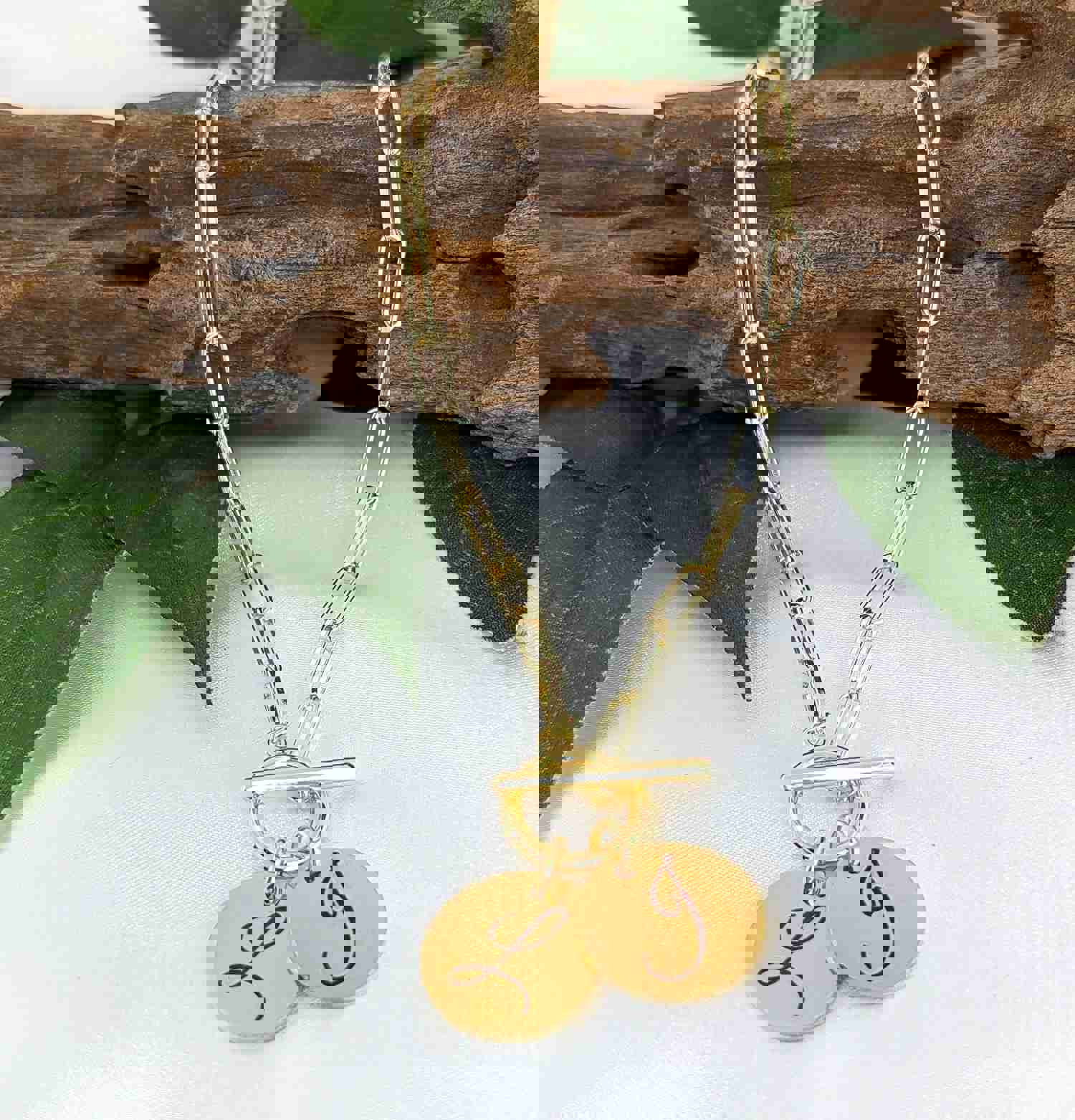 Dani Paperclip Initial Necklace - Personalized Elegant Jewelry