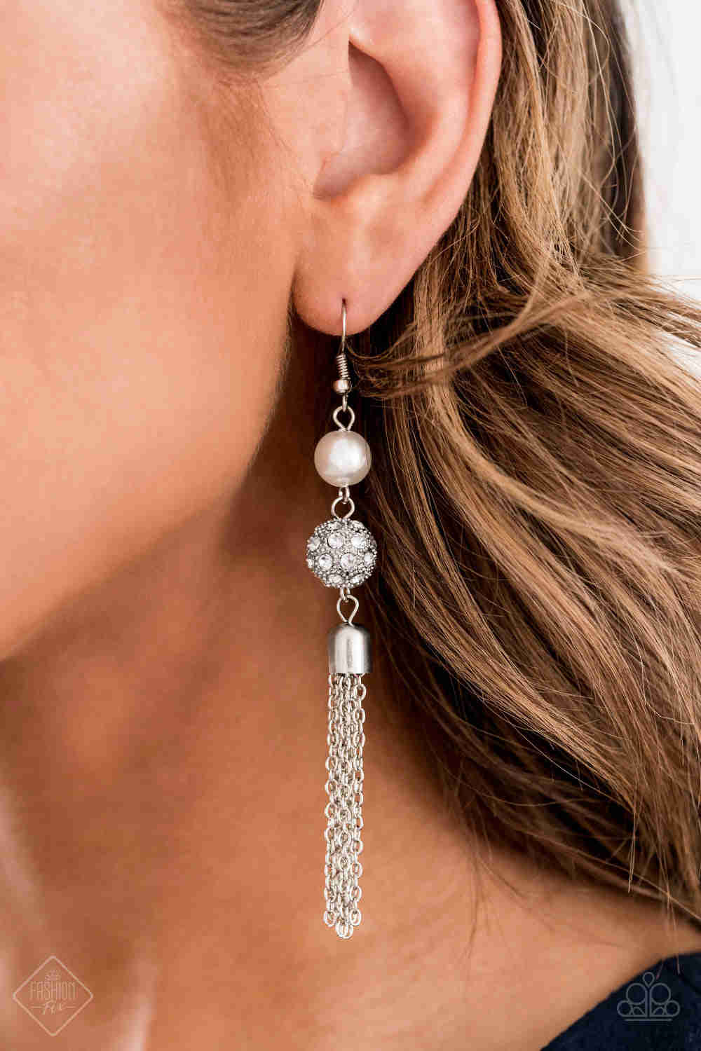 Paparazzi Going DIOR to DIOR - White Pearl Earrings - Trend Blend / Fashion Fix Exclusive