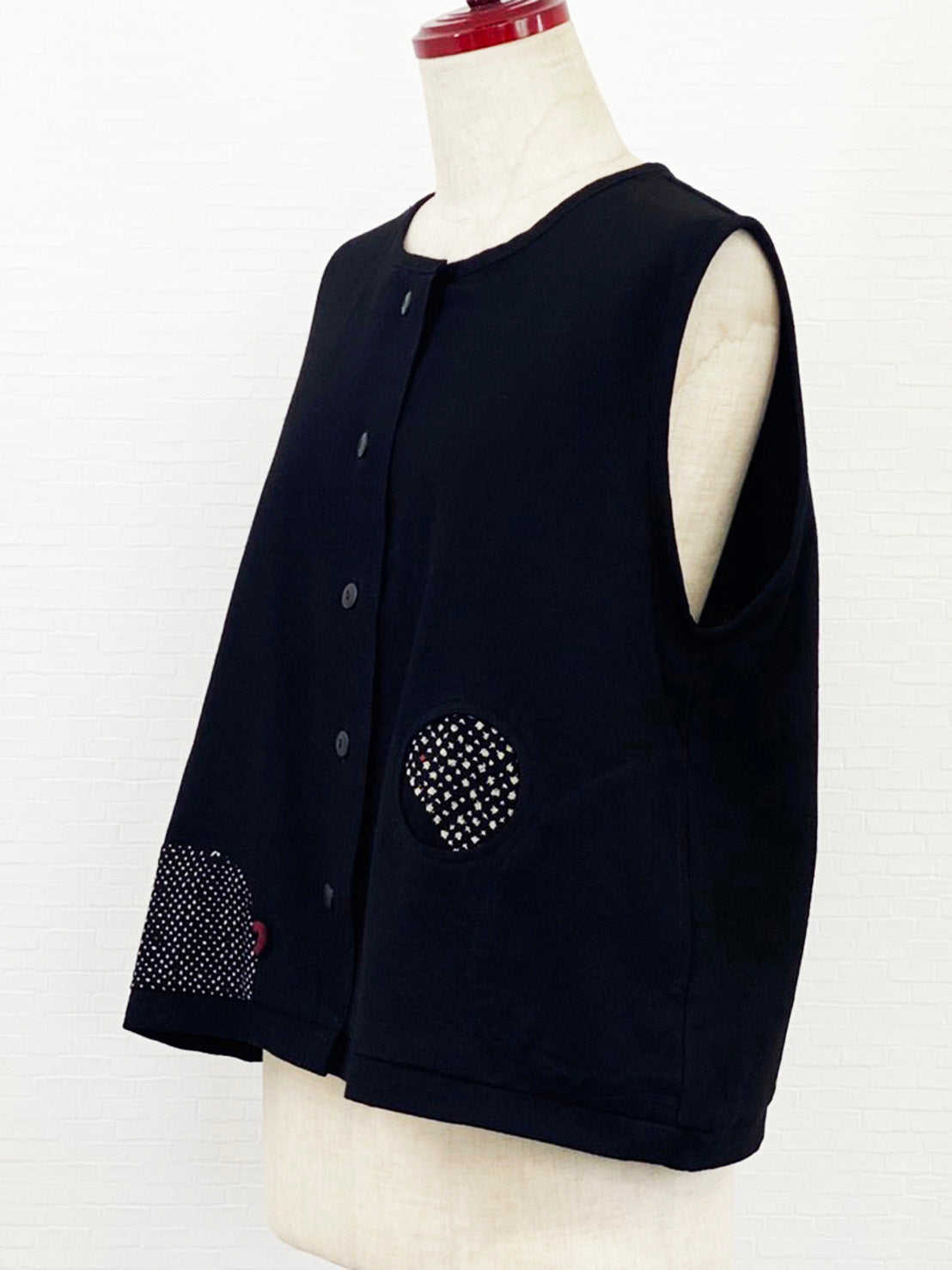 Circle Patch Crop Vest - Solid/Multi Dot Print - Black