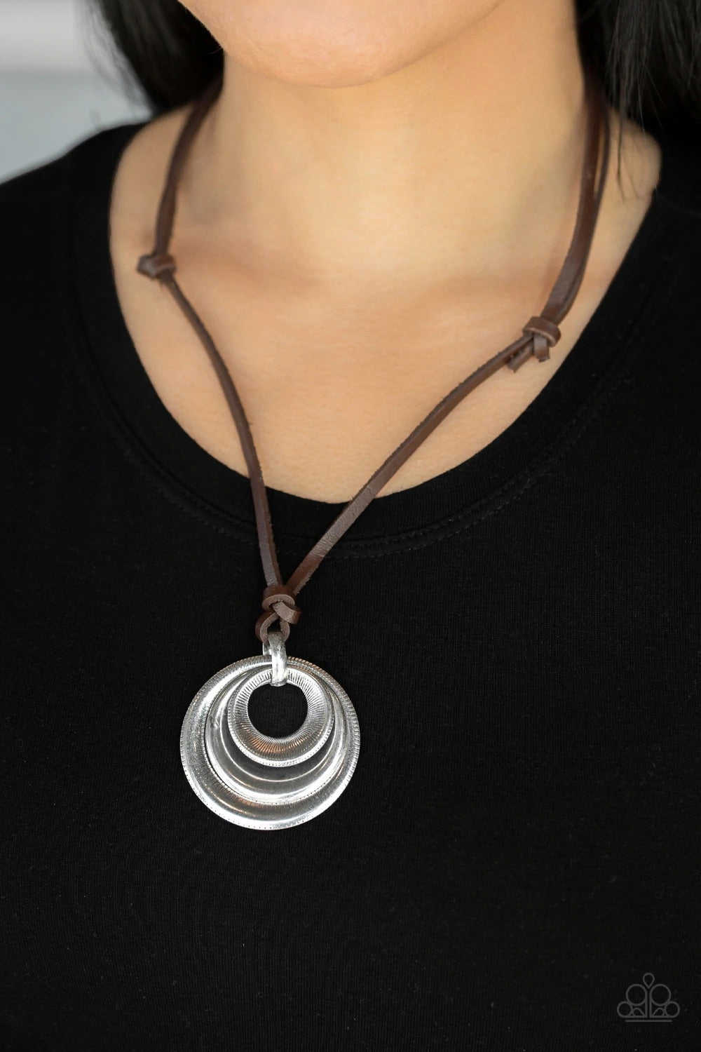 Paparazzi Jewelry Necklace Desert Spiral - Silver