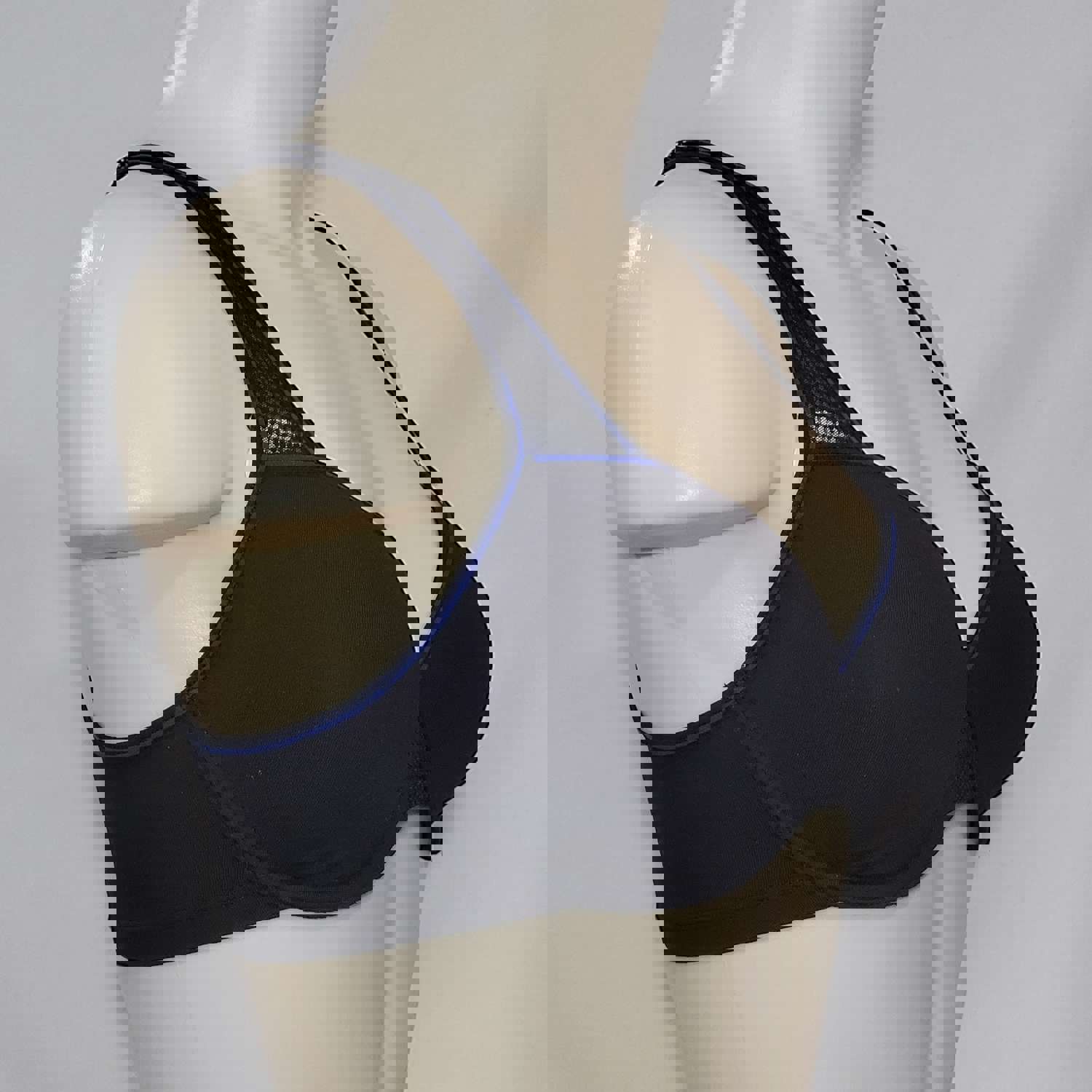 b.temptd 953199 by Wacoal b.active Underwire Sports Bra 30DD Black with Blue Trim