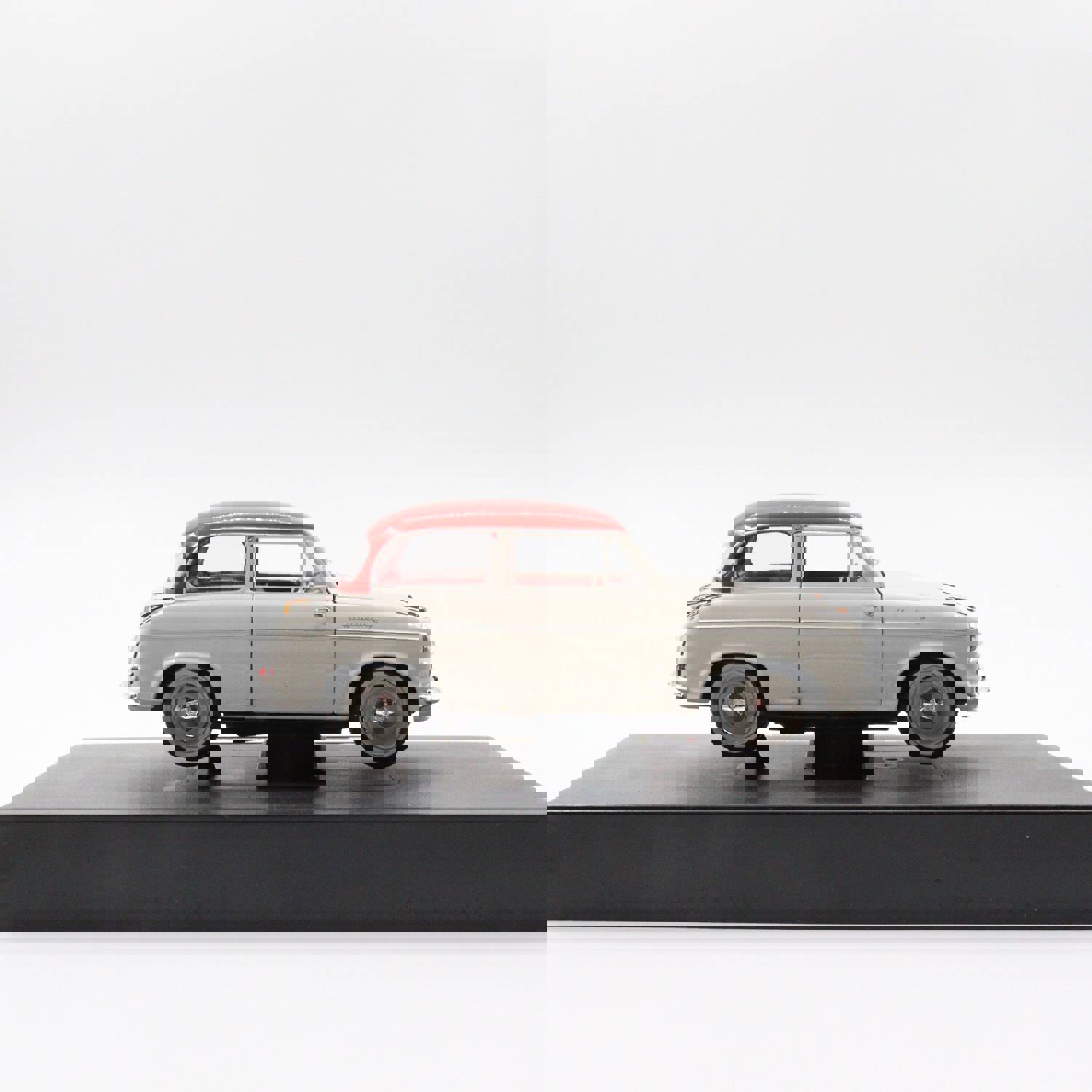 Lloyd Alexander TS Vintage Diecast Car - Beige and Red Classic Model for Collectors