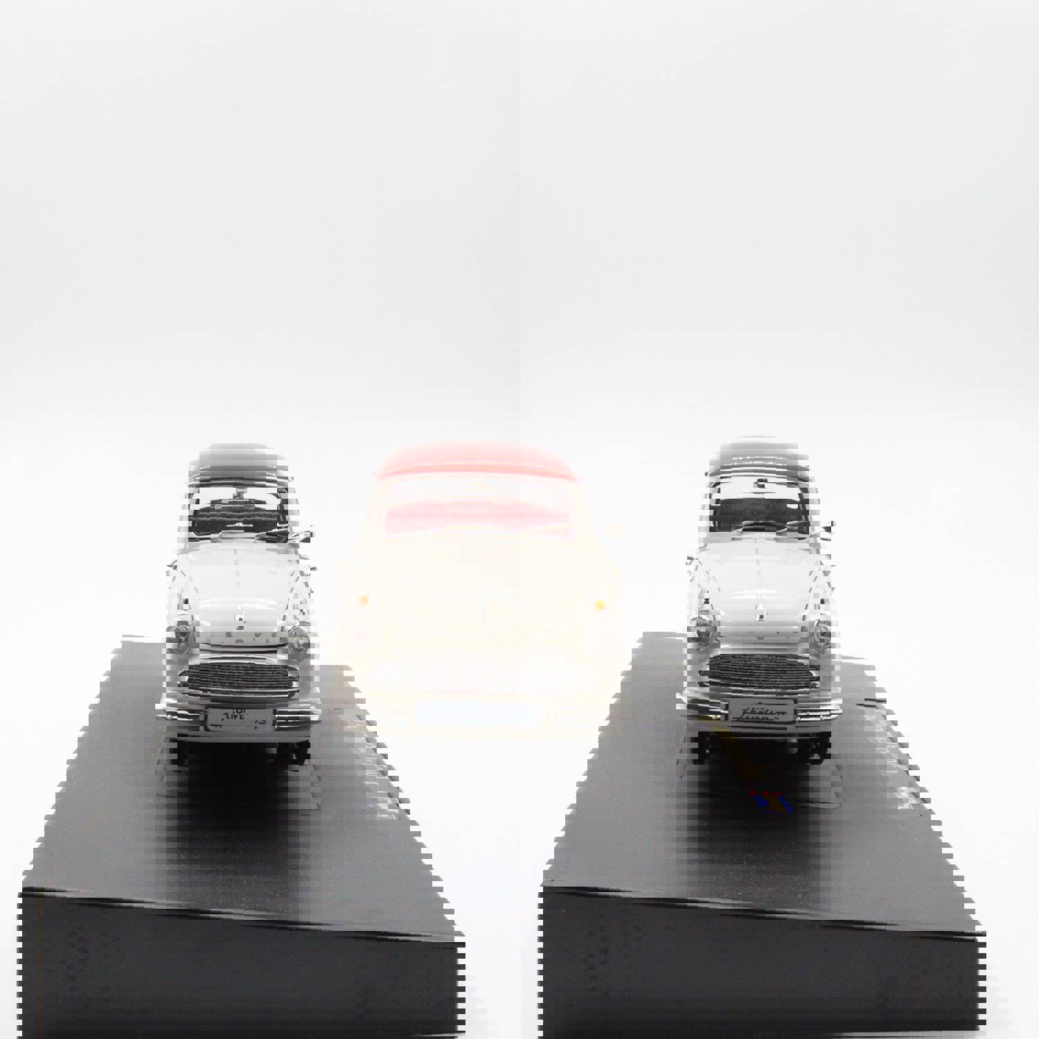 Lloyd Alexander TS Vintage Diecast Car - Beige and Red Classic Model for Collectors