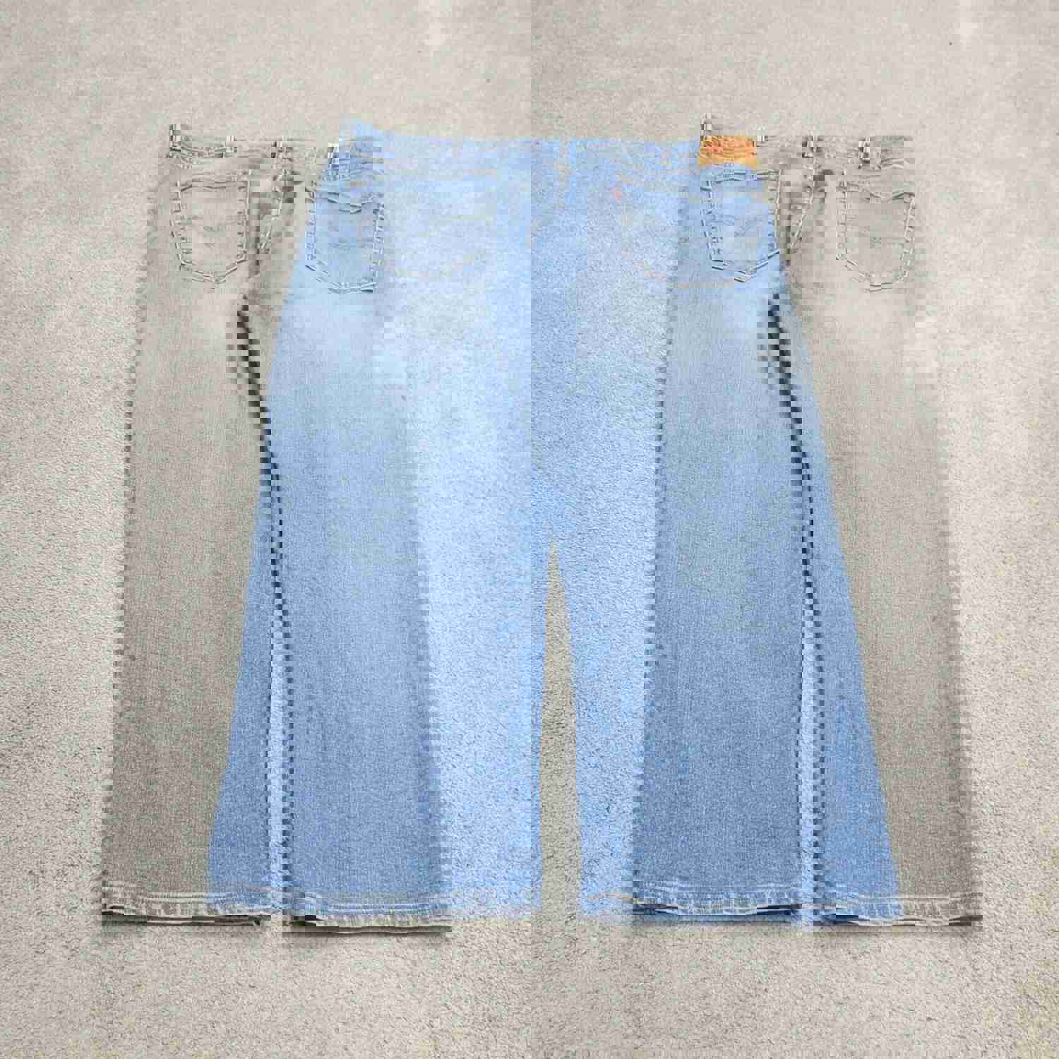 Levis Men's Blue Straight Leg Jeans W40XL30 - Lightweight High Rise with Pockets