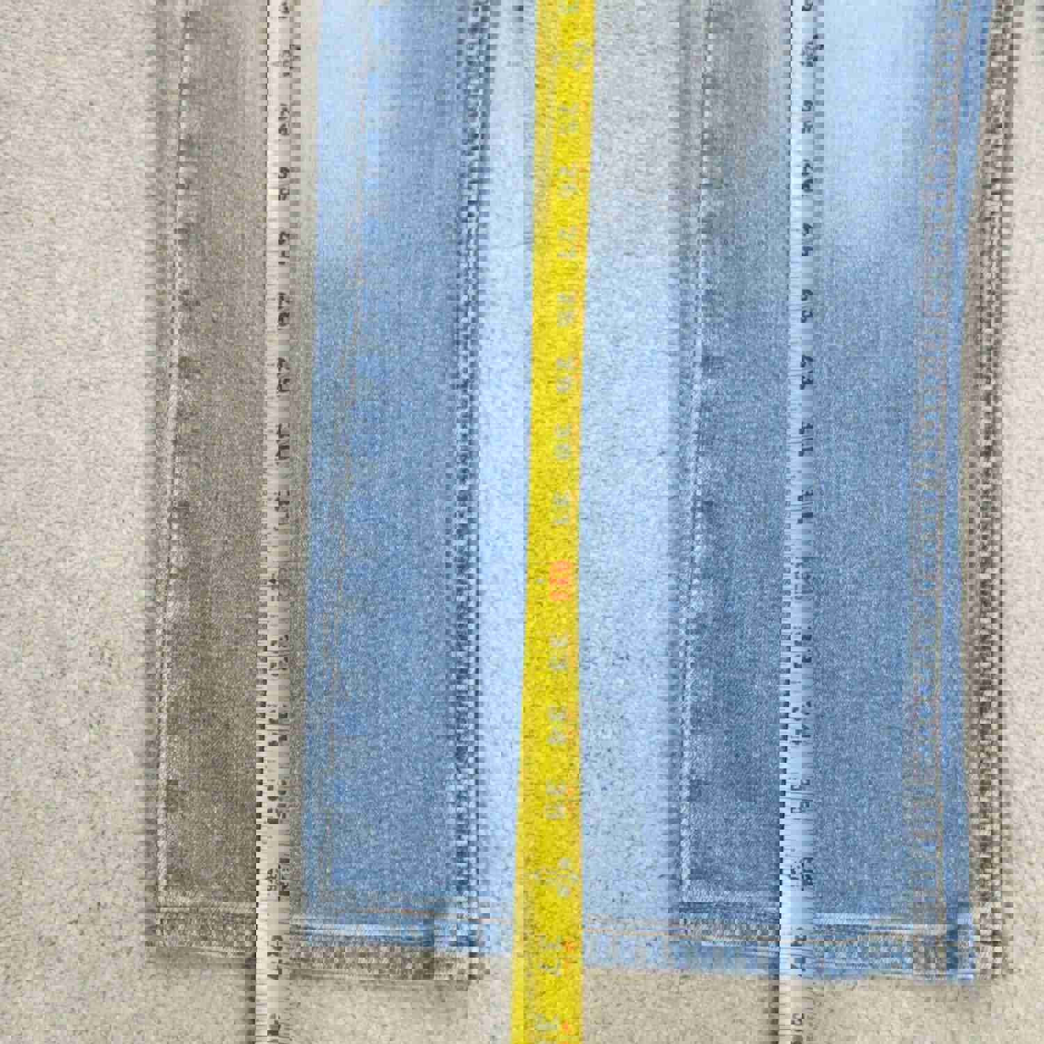 Levis Men's Blue Straight Leg Jeans W40XL30 - Lightweight High Rise with Pockets