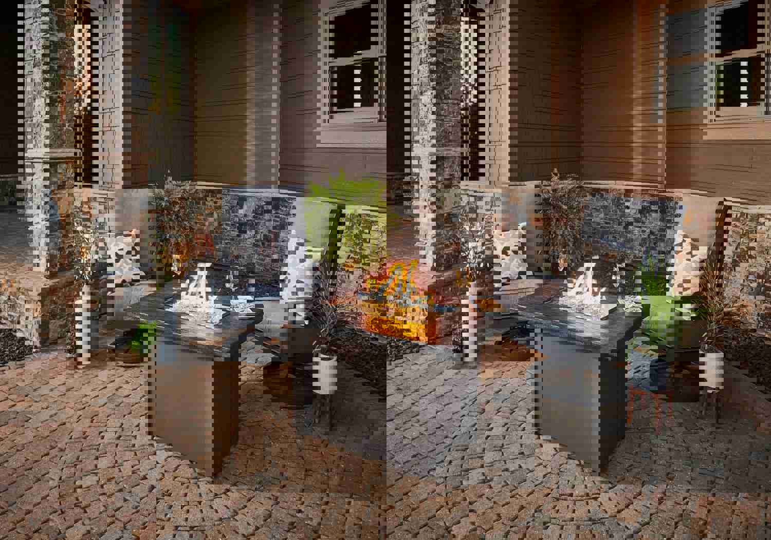 Outdoor GreatRoom Havenwood Rectangular Gas Fire Pit Table