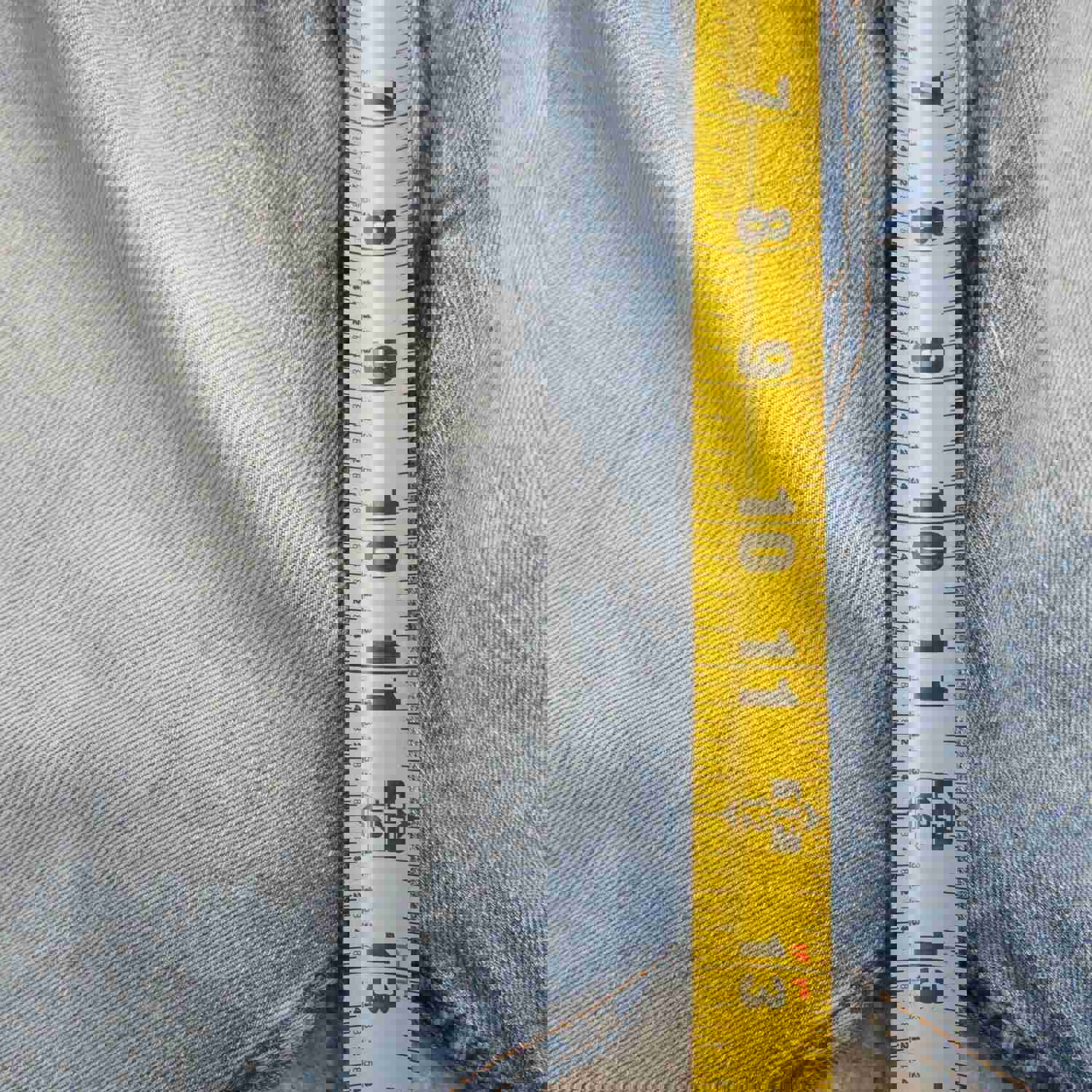 Levis Men's Blue Straight Leg Jeans W40XL30 - Lightweight High Rise with Pockets