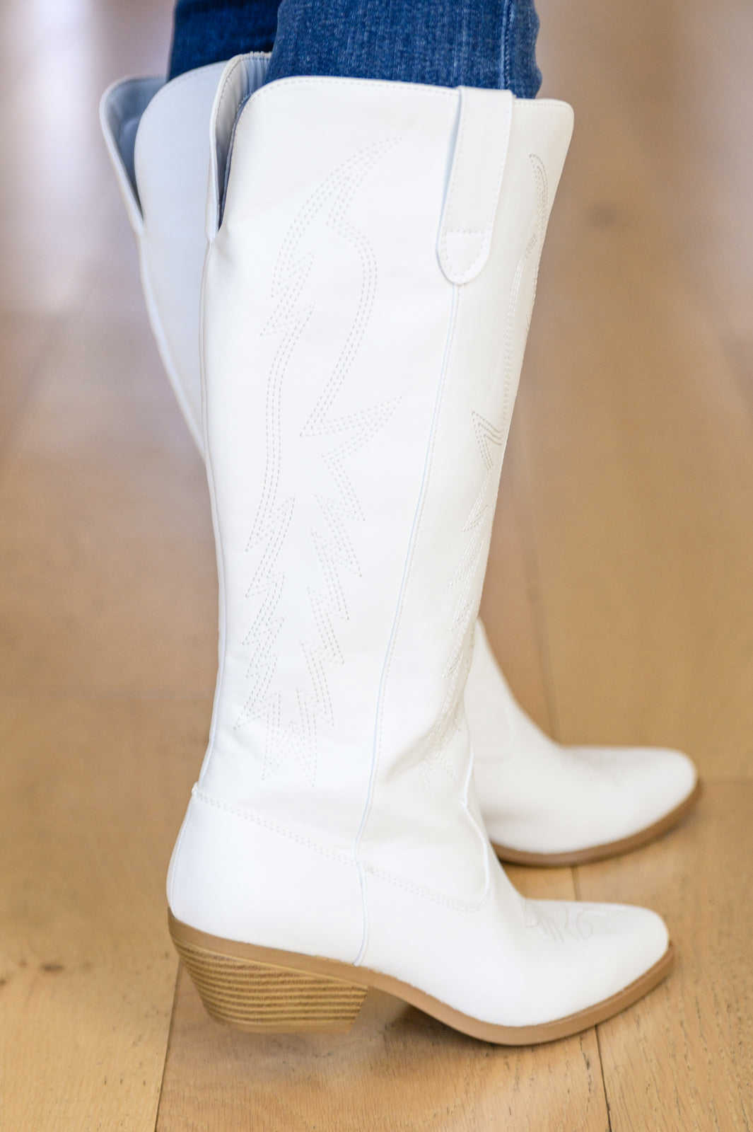 Shania Cowgirl Boots In White - Stylish Western Boots
