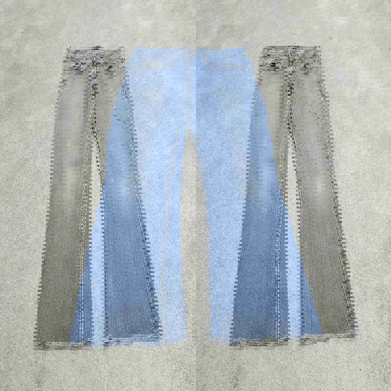 Levis Women's Blue Low Rise Bootcut Jeans Size 27