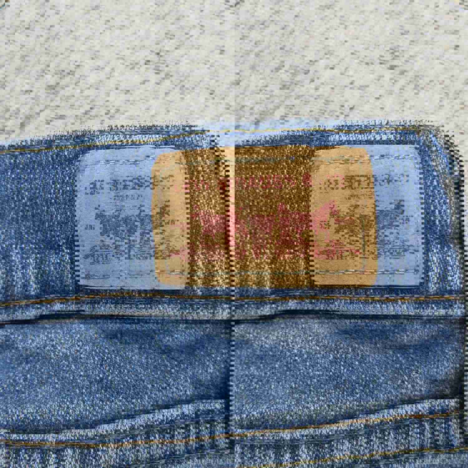 Levis Women's Blue Low Rise Bootcut Jeans Size 27