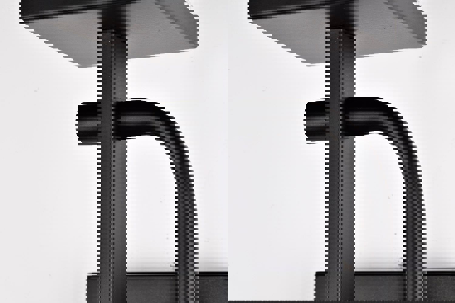 SATCO/NUVO Terrace 1 Light Wall Sconce Matte Black Finish Crackel Glass (60-7748)