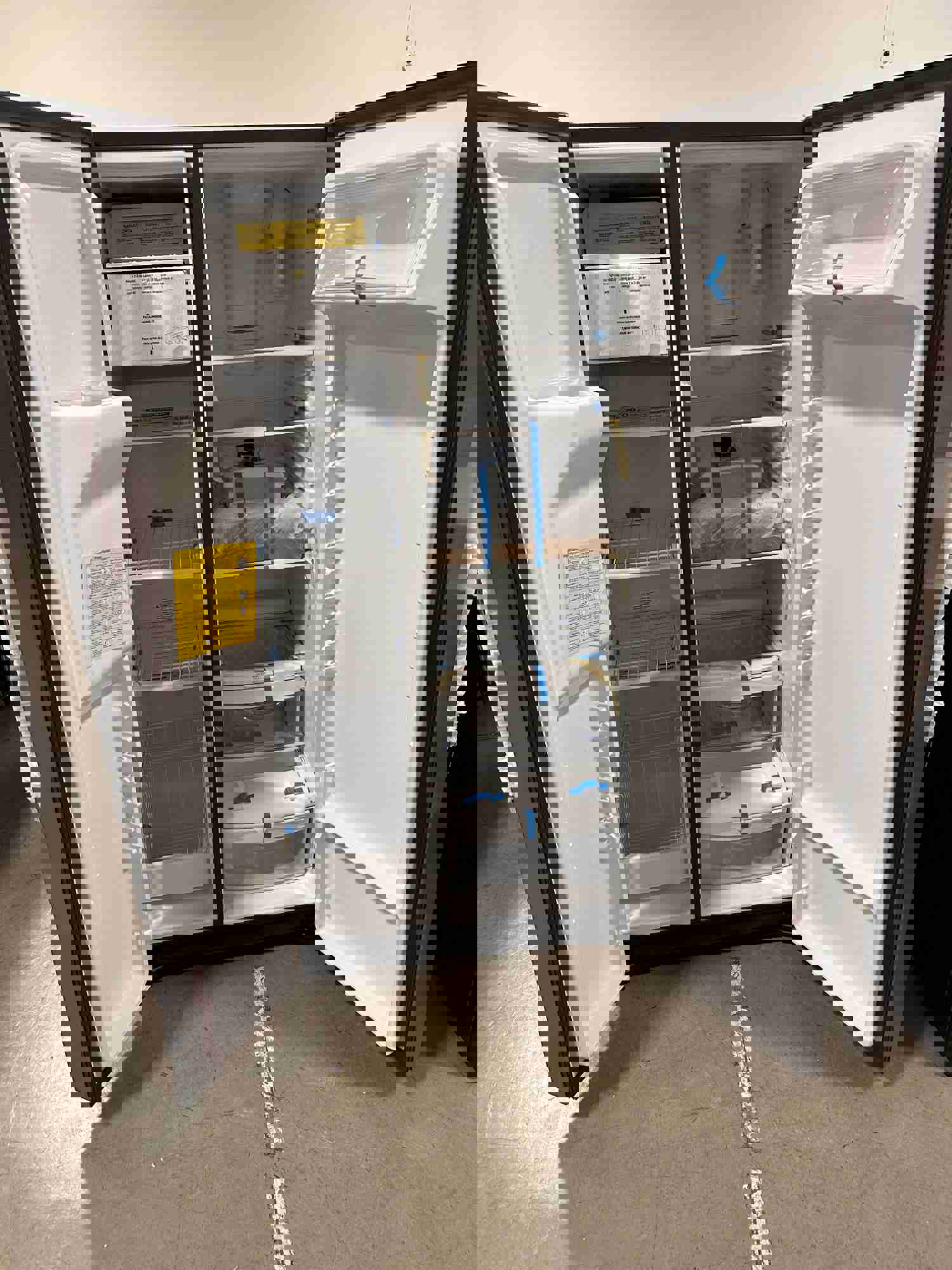 NEW GE SIDE-BY-SIDE REFRIGERATOR with EXTERNAL ICE DISPENSER Model:GSS25GYPFS