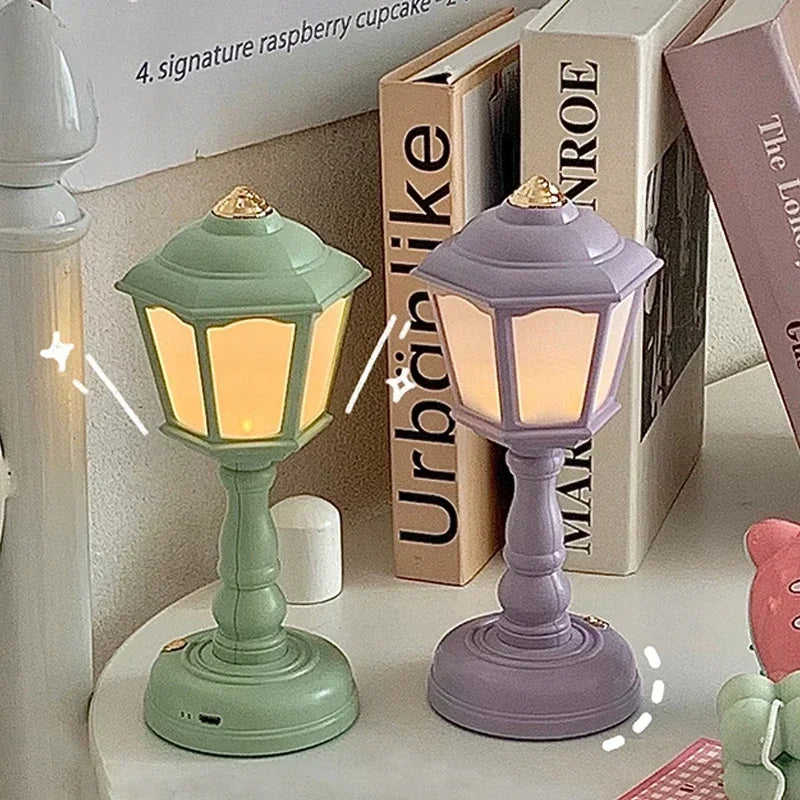 Retro LED Desk Lamp - Mini Street Lamp Design, USB/Battery Powered