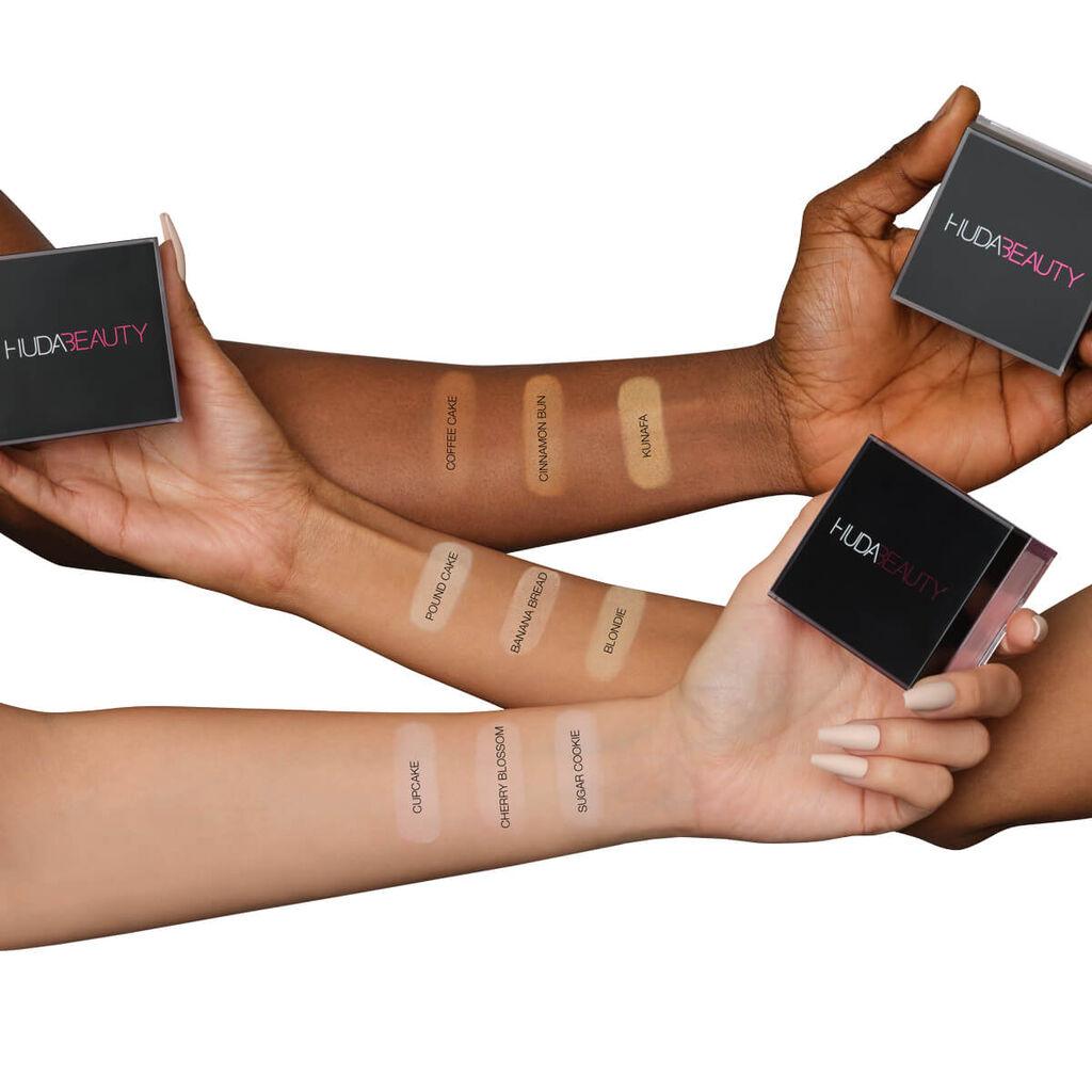 HUDA BEAUTY EASY BAKE LOOSE BAKING & SETTING POWDER (Cherry Blossom Cake)