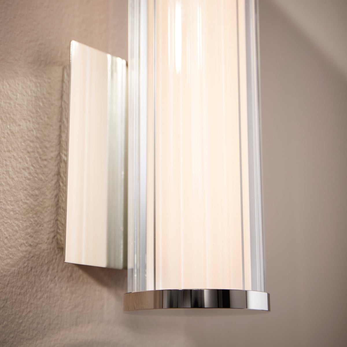 LED Wall Sconce by Quorum International - Energy-Efficient 9W LED Lamp, Sleek Modern Design