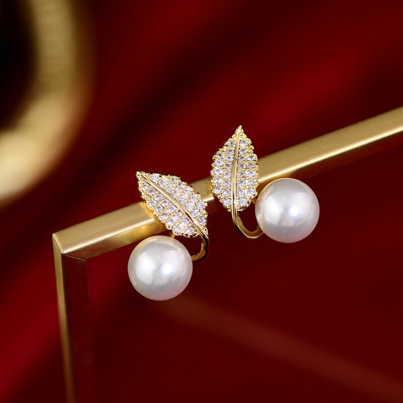 Korea Design Elegant Copper Zircon Leaf Pearl Earrings for Women
