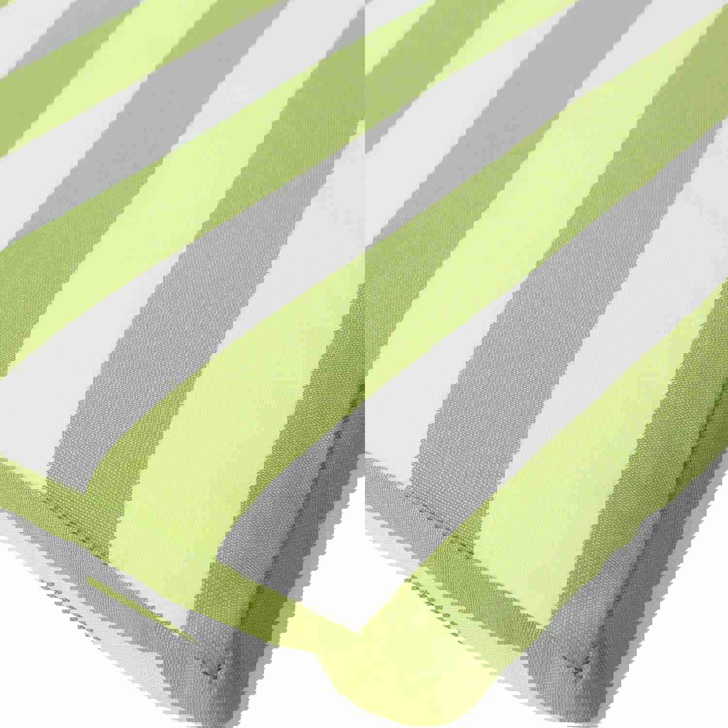 Lakeport 3pc Outdoor Brown Wicker Chaise Lounge Chair & Table Set