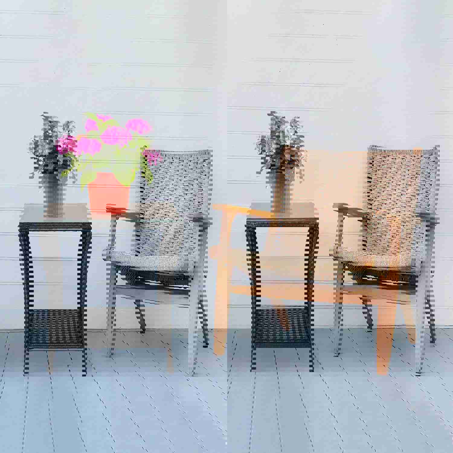 SEGMART Outdoor Wicker Side Table - All Weather Resistant PE Rattan Coffee Table with Storage Shelf