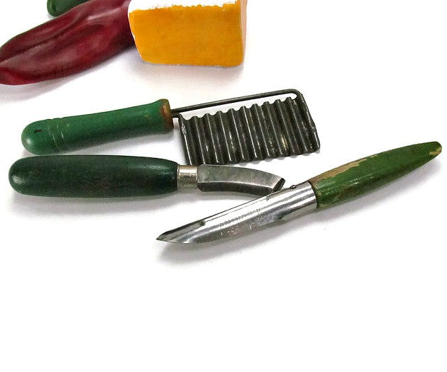 Vintage Green Handle Kitchen Gadgets Set for Cheese and Fruit