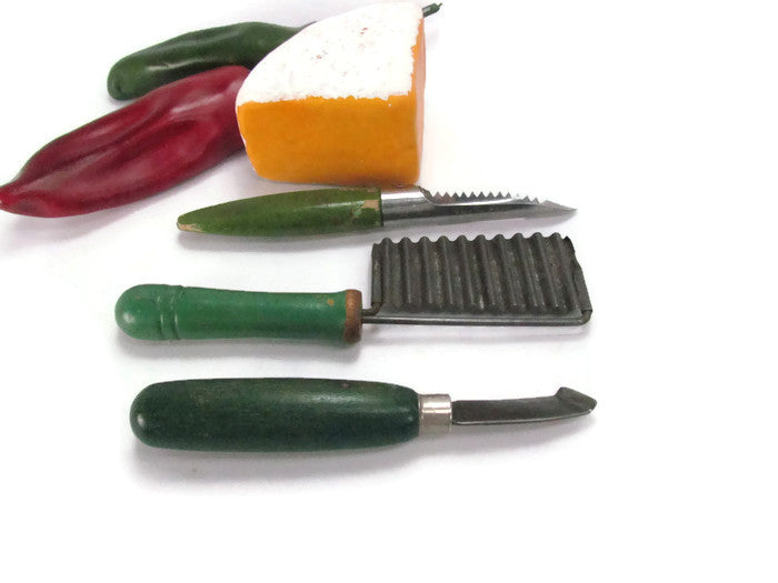 Vintage Green Handle Kitchen Gadgets Set for Cheese and Fruit