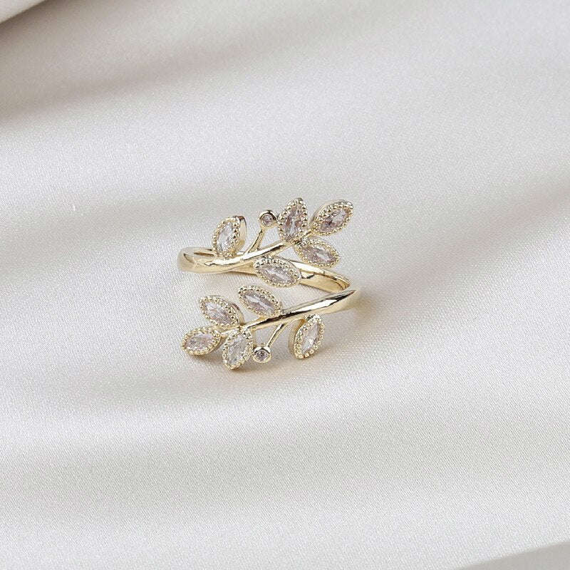 Elegant Women's Green Crystal Leaf Open Ring - Korea Design Jewelry
