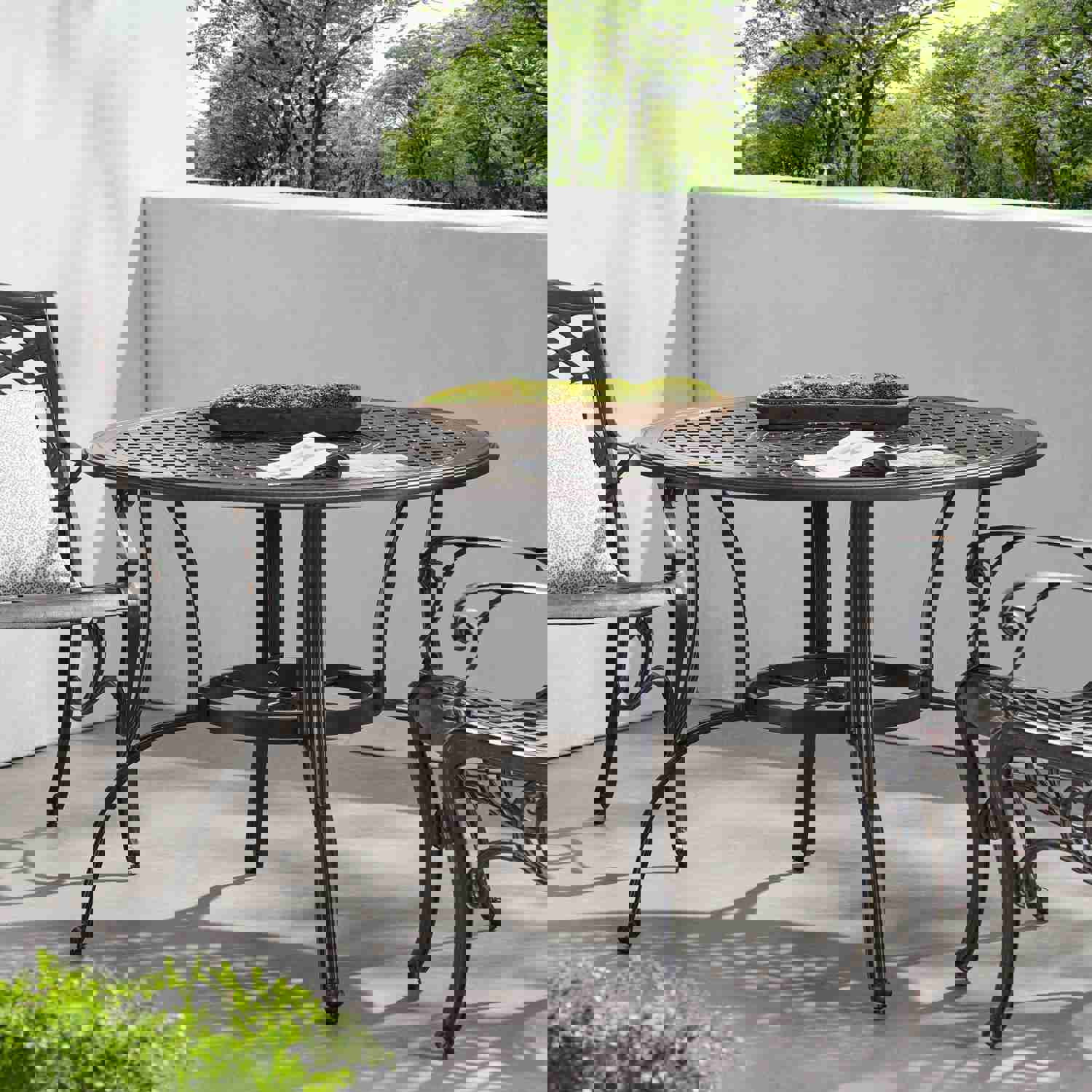 Fonzo Outdoor Bronze Cast Aluminum Circular Dining Table