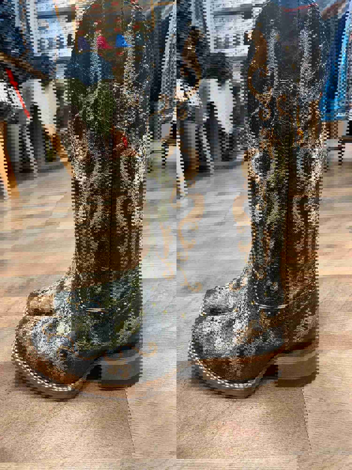 CORRAL WOMENS FLORAL SKULL EMBROIDERY & STUDS WESTERN BOOTS - SQUARE TOE