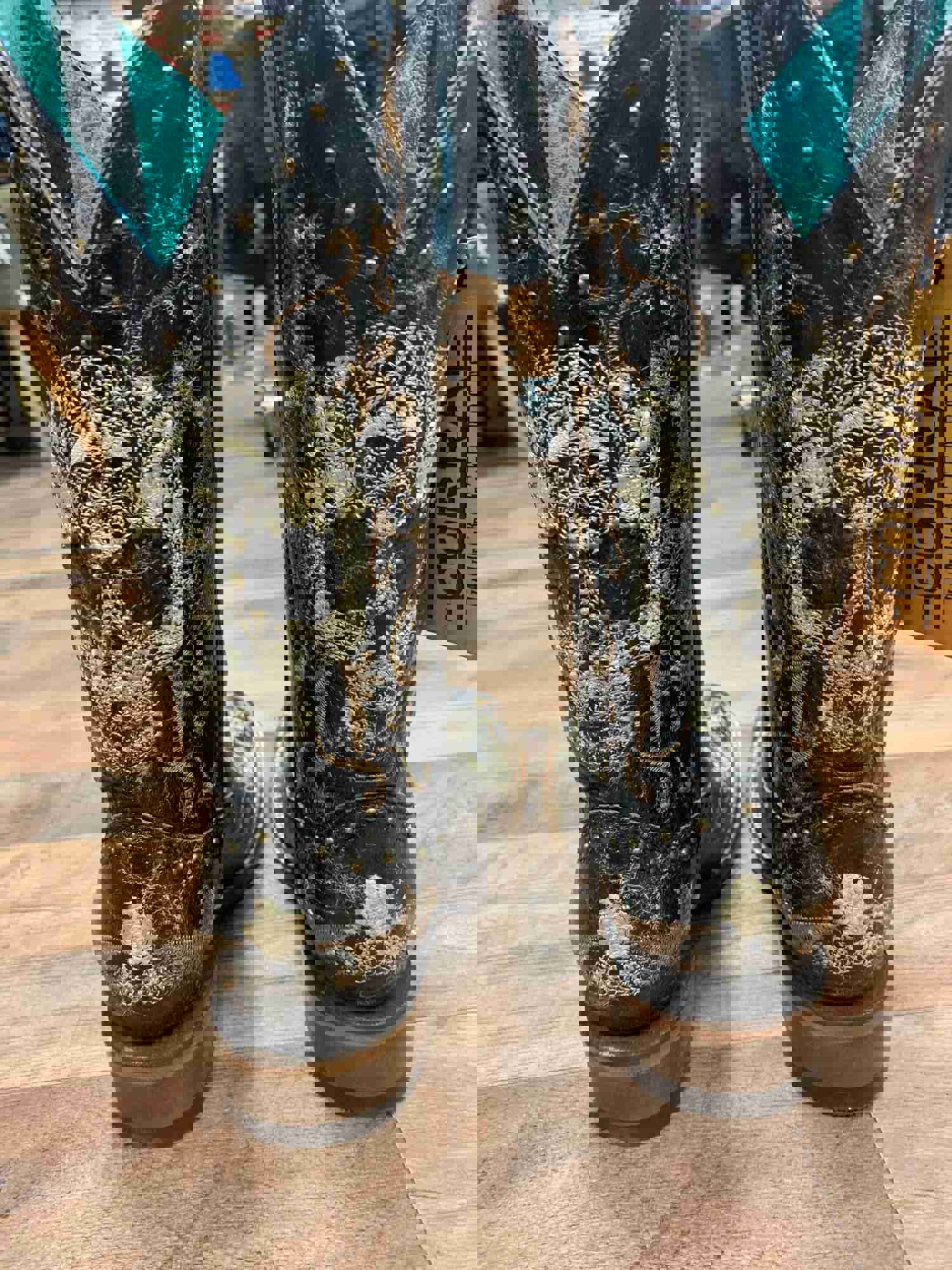 CORRAL WOMENS FLORAL SKULL EMBROIDERY & STUDS WESTERN BOOTS - SQUARE TOE