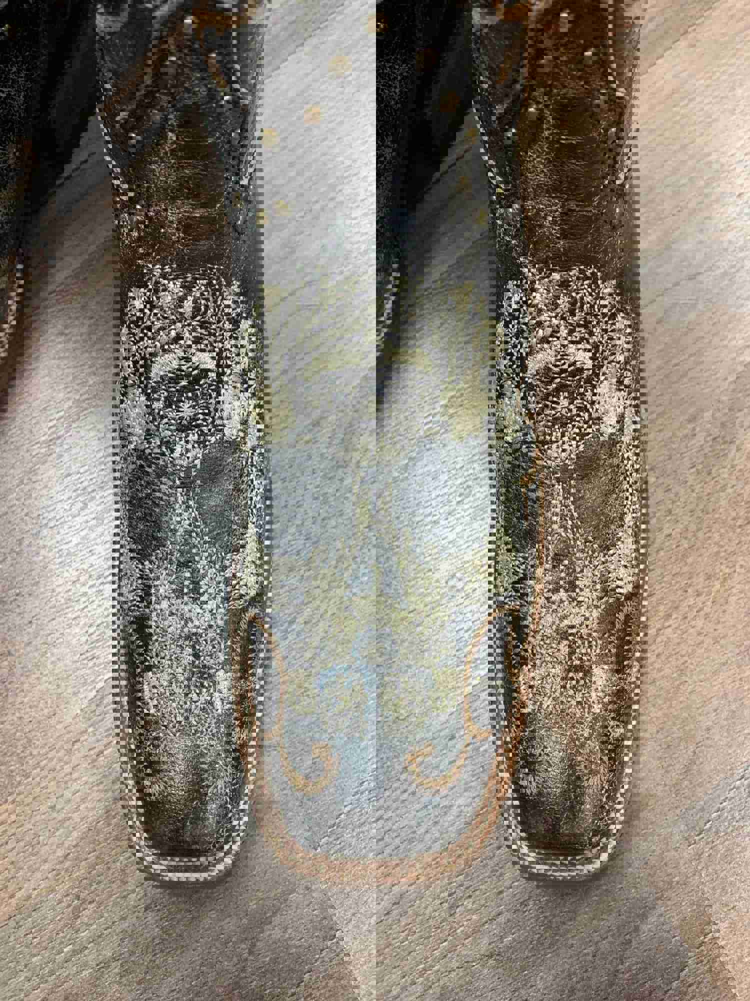 CORRAL WOMENS FLORAL SKULL EMBROIDERY & STUDS WESTERN BOOTS - SQUARE TOE