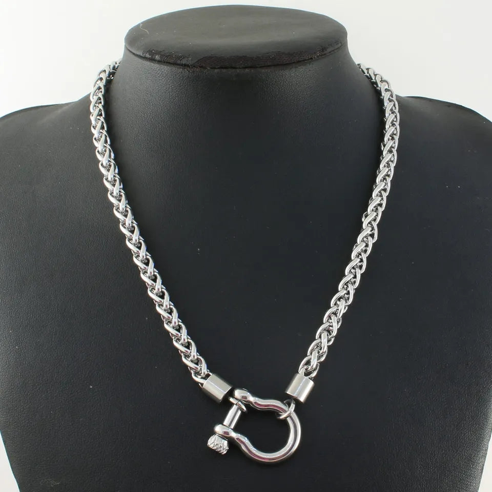 Blaze Necklace - Equestrian-Inspired Horsebit Shackle Necklace